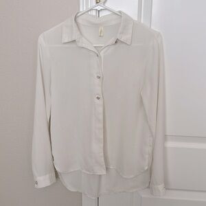 Vintage pearl-button long-sleeve button down ivory white shirt blouse